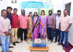 ‘கமாண்டோவின் லவ் ஸ்டோரி’ படக்குழுவினர் இன்று நடிகை வாழை ஜானகி பிறந்தநாளை, கேக் வெட்டி கொண்டாடினார்கள்.