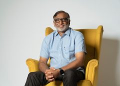 டிஜிட்டலாக புதுப்பிக்கப்பட்ட மூன்றாம் பிறை திரைப்படம் மே 1, 2026 முதல் Amazon Prime Video தளத்தில் வெளியாக உள்ளது.