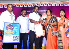      அகில இந்திய லெஜன்ட் சரவணன் தலைமை ரசிகர் நற்பணி மன்றத்தில் ‘இரண்டு கோடி ரசிகர்களை இணைப்பது எங்கள் இலக்கு’ என்றார் அகில இந்திய தலைவர் முத்துத்துரை!  அகில இந்திய லெஜன்ட் சரவணன் தலைமை ரசிகர் நற்பணி மன்றம் சார்பில், அகில இந்திய தலைவர் முத்துத்துரை, 1000 மகளிருக்கு உறுப்பினர் அடையாள அட்டை வழங்கினார்.  இதுவரை, ஆன்லைனில் 10 லட்சம் உறுப்பினர்கள் சேர்த்துள்ளோம். அதில் 7 லட்சம் ஆண்கள். 3 லட்சம் பெண்கள் என்ற தகவலையும் தெரிவித்தார்.  தையல் மிஷின், உடைகள், மூன்று சக்கர வாகனங்கள், ஆட்டோக்கள் என லெஜன்ட் ரசிகர் நற்பணி மன்றத்தின் மூலம் நிறைய நலிந்த மக்களுக்கு வழங்கியுள்ளோம்.  எங்களின் இலக்கு 2 கோடி உறுப்பினர்களை சேர்ப்பது. தொடர்ந்து நலிந்தோருக்கு உதவுவது என்று அகில இந்திய லெஜன்ட் தலைமை ரசிகர் நற்பணி மன்ற தலைவர் முத்துத்துரை கூறினார்.  இன்று நடைப்பெற்ற மகளிர் உறுப்பினர் அடையாள அட்டை வழங்கும் நிகழ்வில் சிறப்பு விருந்தினர்கள் கலந்துக் கொண்டனர்.  விழாவில், லெஜன்ட் சரவணன் அவர்களுக்கென்று, ரசிகர்களால் உருவாக்கப்பட்ட தனி பாடல் ஒன்று, ரசிகர்களின் மிகுந்த ஆரவாரத்திற்கு மத்தியில் வெளியிடப்பட்டது.  இறுதியில் ஆயிரக்கணக்கான ரசிகர்களுக்கு பிரியாணி வழங்கப்பட்டது!